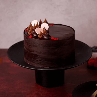 Eggless Dark Chocolate and Berries Cake