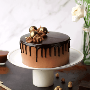 Some cute 1/2kg cakes 💗 📍Bangalore,India Dm/whatsapp 8277556060 to know  more 💗 #cakestagram #cakesdesign #cakecakecake #bangalorecakes… | Instagram