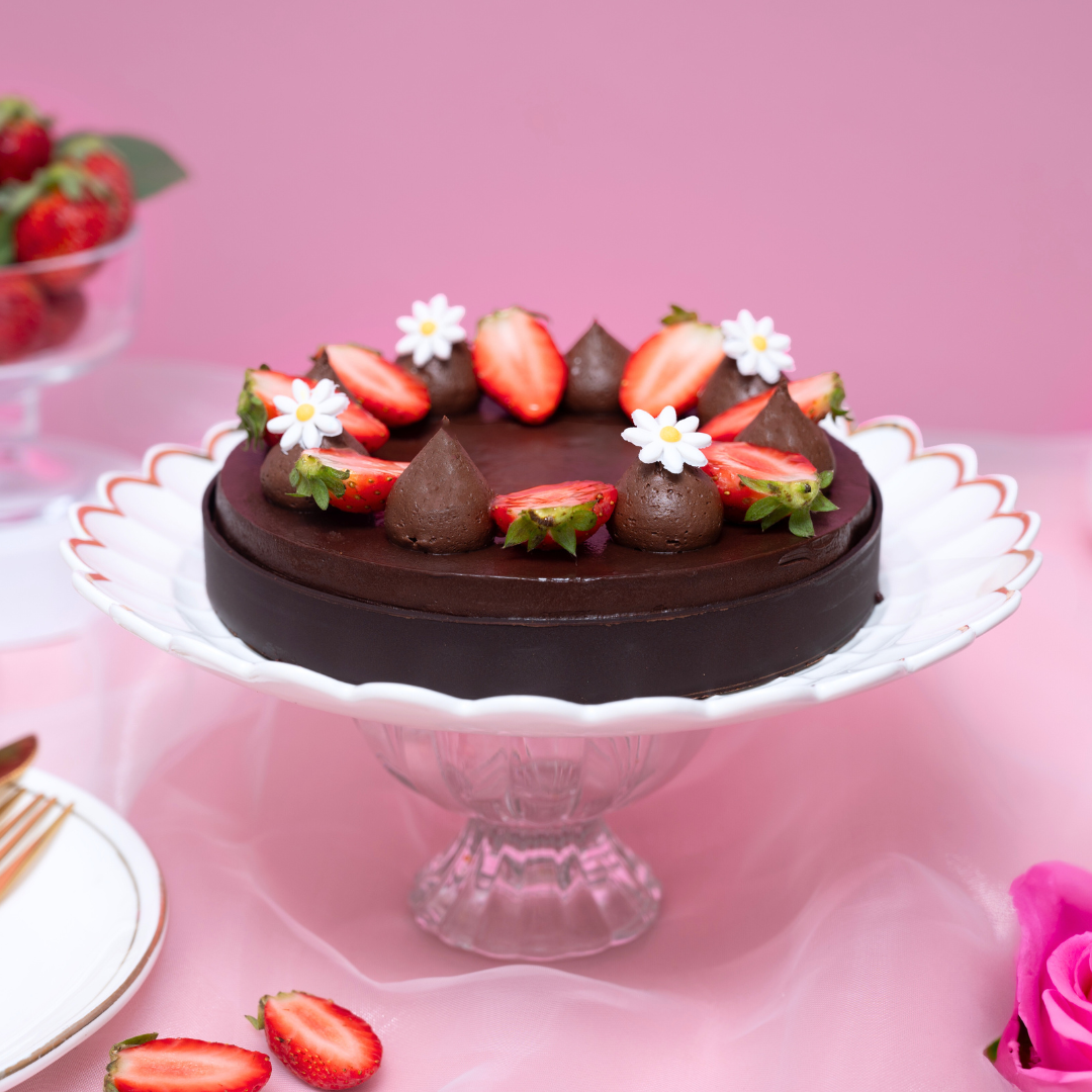 chocolate and strawberry cake